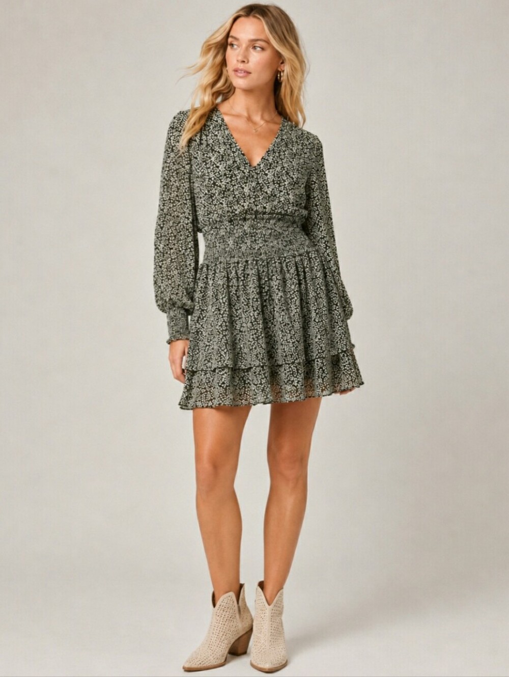 Jodifl Tunica Dress, Ruched waist & hem Sleeves ,Size M,ditsy white floral/green